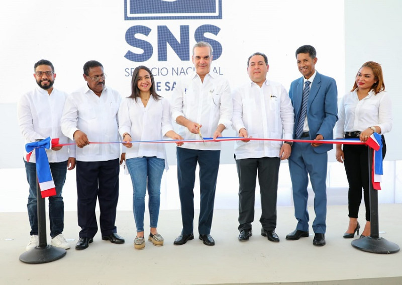Presidente Luis Abinader inaugura nueva área de emergencia del hospital Robert Reid Cabral