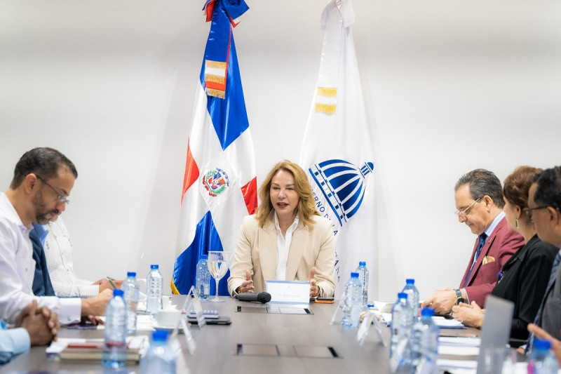 La ministra de Cultura, Milagros German, en la reunión del consejo