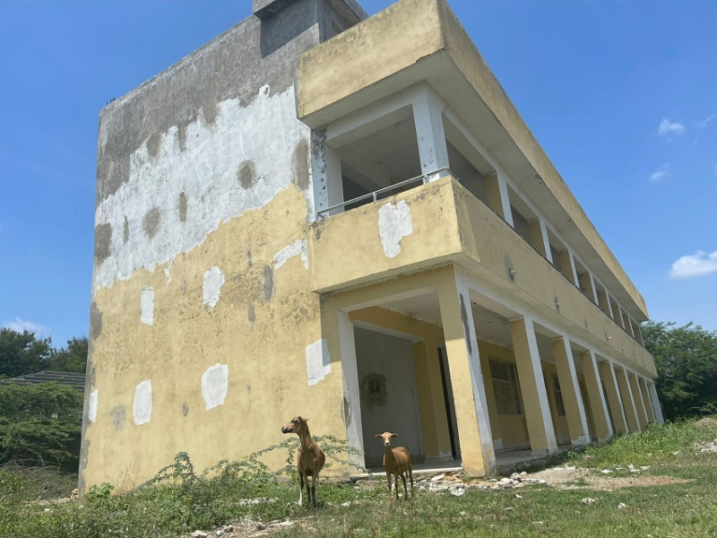 La construcción de la escuela en Benegas, Villa González, está paralizada desde hace cinco años