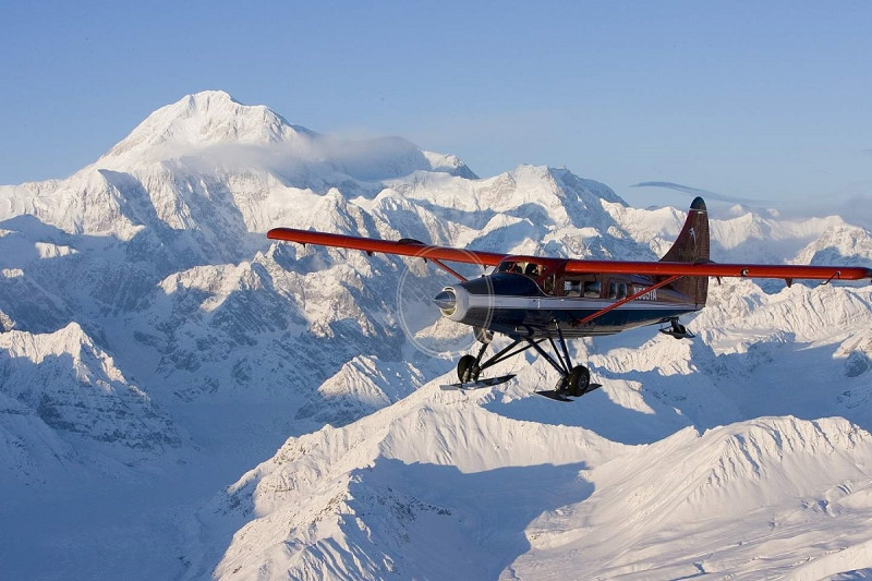 Es posible explorar en helicóptero, avioneta o barco “el campo de hielo” de los alrededores de Juneau, capital de Alaska.