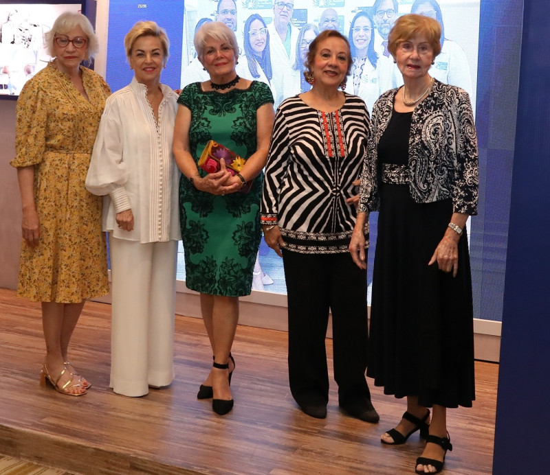 Zoila Mazara, Susan Meyer, Emilia Pezzotti, Mary Morro y Sigi de Sánchez.