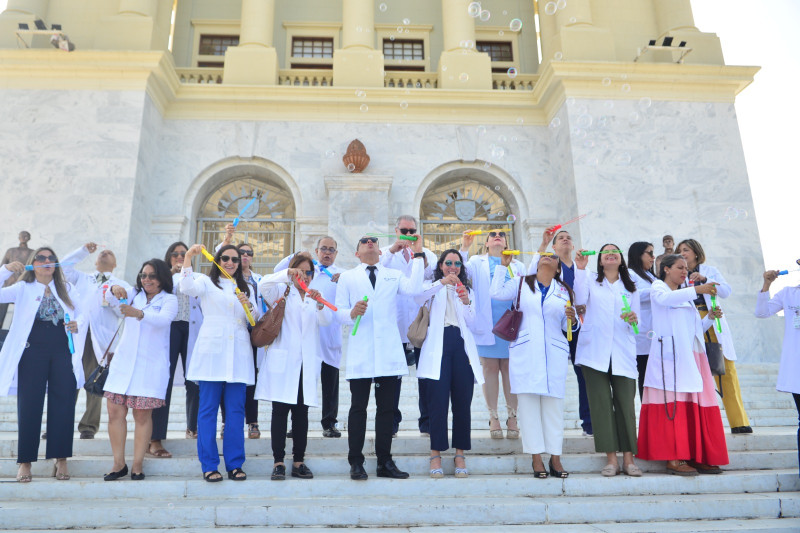 Especialistas de la Sociedad de Neumología celebran el Día Mundial del Asma en Santiago.