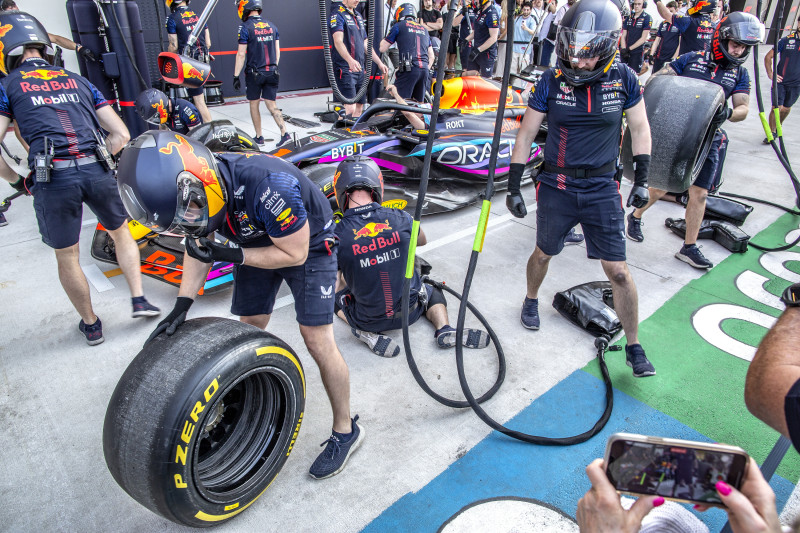 Mecánicos de Red Bull, equipo de Fórmula 1.