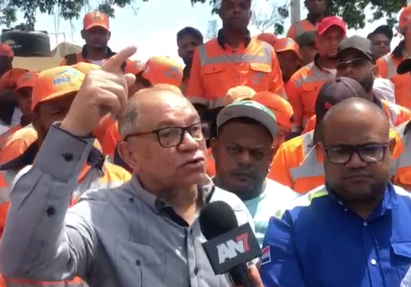 El presidente del CNUS, Rafael -Pepe- Abreu expone el conflicto de los mineros con la empresa Cormidom.