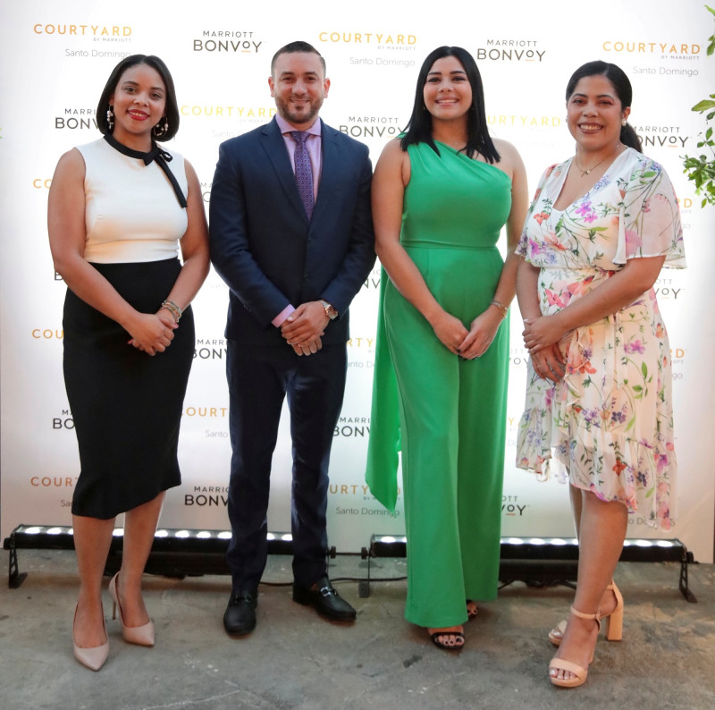 Greysi Román, Rafael Agramonte, Natanyi Cabrera y Gabriela Salazar.