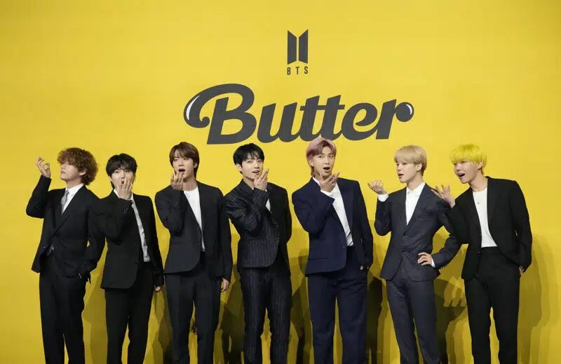 Los miembros de la banda surcoreana de K-pop BTS, posan para los fotógrafos antes de una conferencia de prensa para presentar su nuevo sencillo "Butter" archivo.