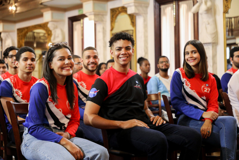 Estudiantes dominicanos ganadores de concurso de la NASA
