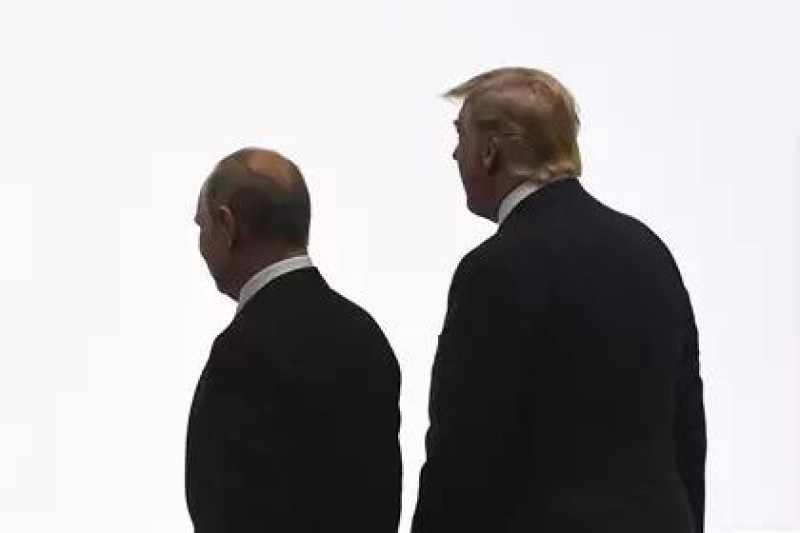 Expresidente Donald Trump junto al presidente de Rusia, Vladimir Putin.