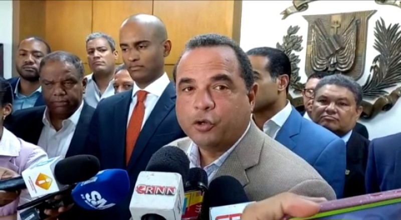 Manuel Crespo, Delegado del partido Fuerza del Pueblo