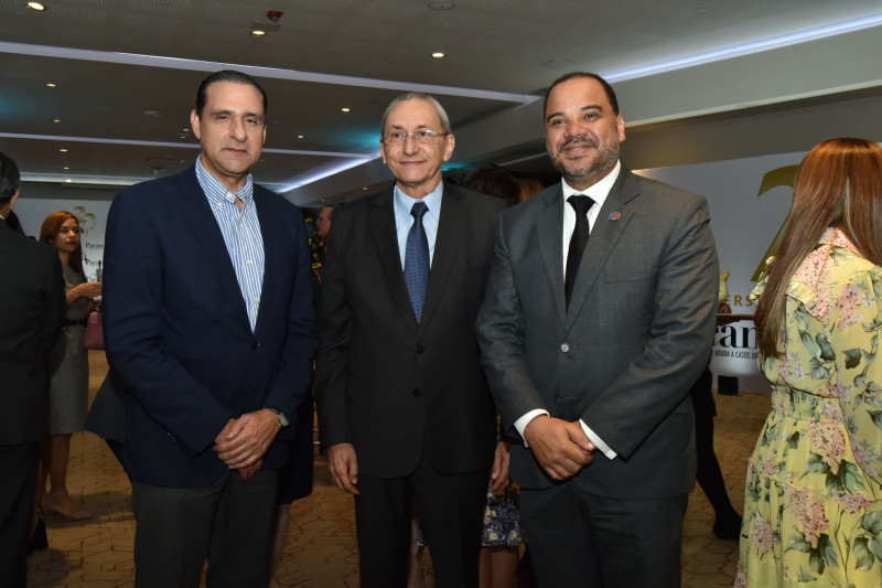 Servio Tulio Castaños, Jorge Subero Isa y Pablo Ulloa.