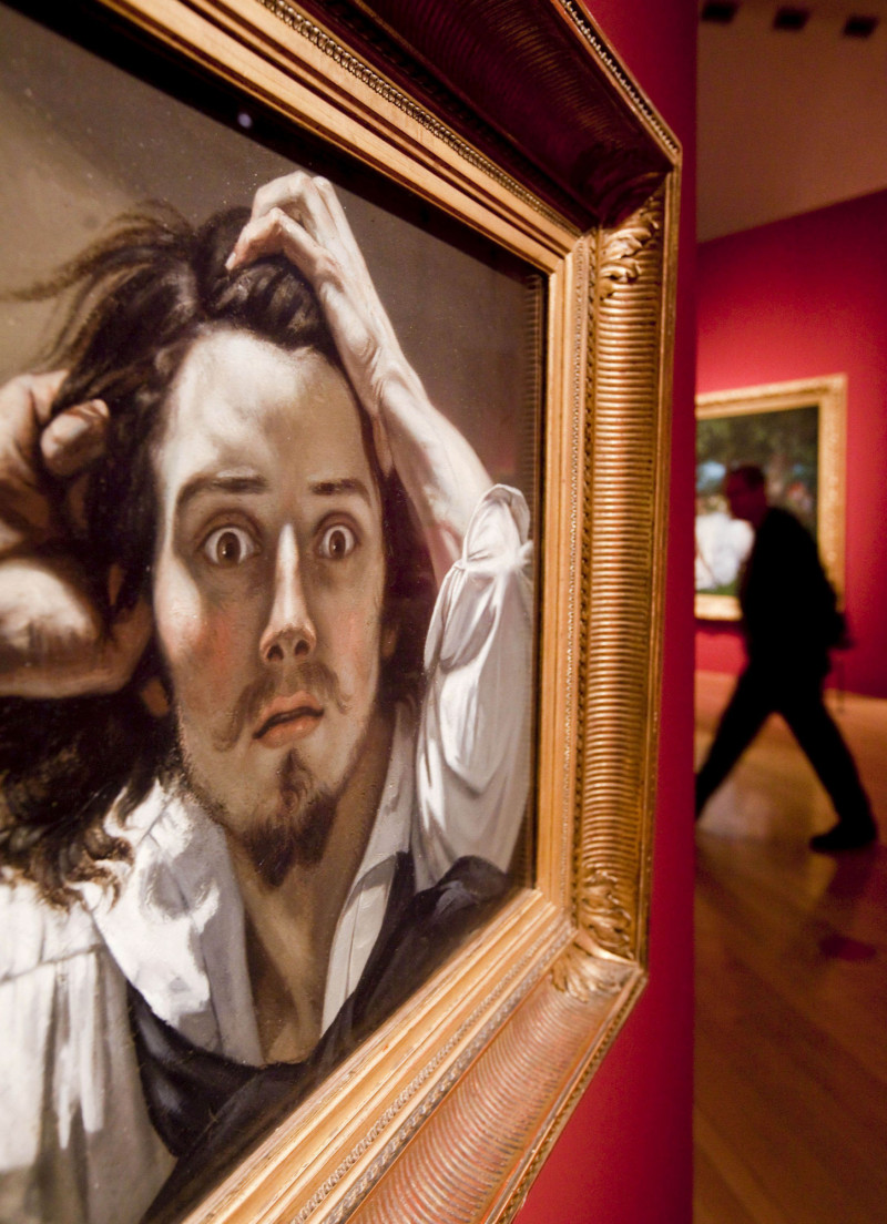 Hay una parte del contenido de los sueños que puede tener relación, o no necesariamente, con lo que hemos vivido. Pueden ser motivados por noticias que nos han provocado un miedo que surja a raíz de algo que hemos visto y que, luego, podemos adoptar en el sueño de otra forma. En la imagen, "Autorretrato - El hombre desesperado" (1844/45), del artista francés Gustave Courbet, en el museo Schirn de Fráncfort (Alemania).