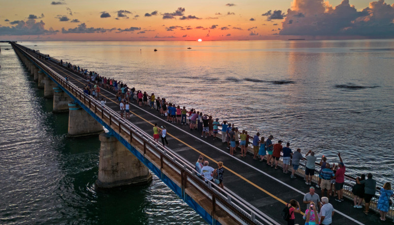 Una celebración por el bicentenario de los Cayos de Florida el 19 de mayo de 2023, en el Old Seven Mile Bridge de Marathon, Florida.