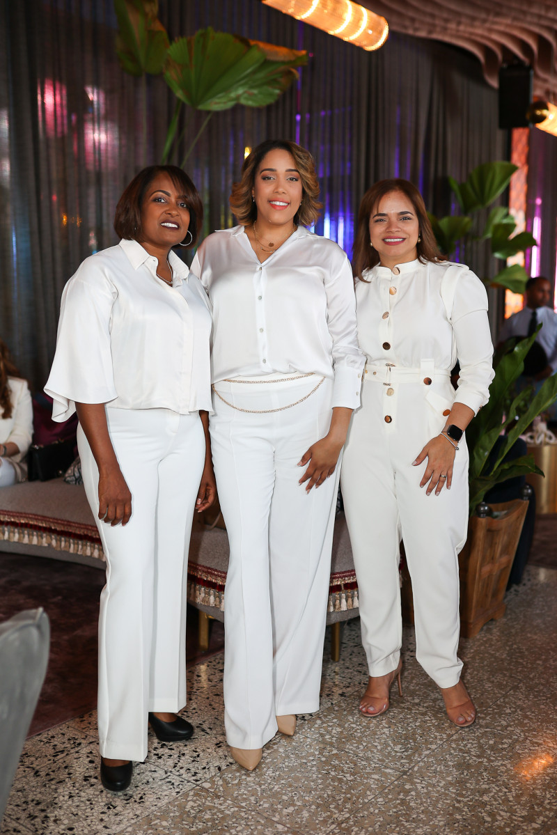 Damiana Mejía, Carolina Abreu y Susana Rivas.