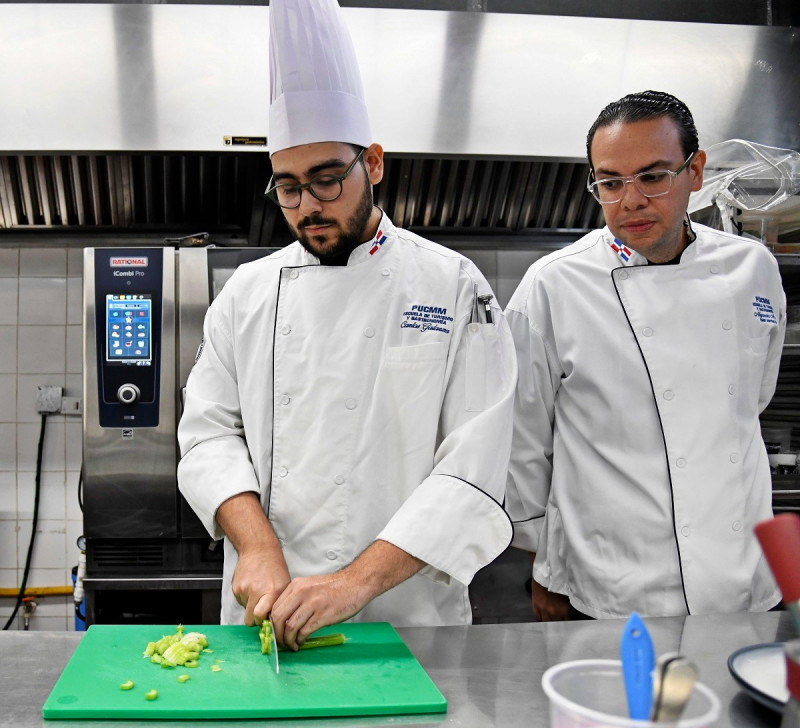 Los chefs han invertido alrededor de tres meses preparándose para la importante cita.