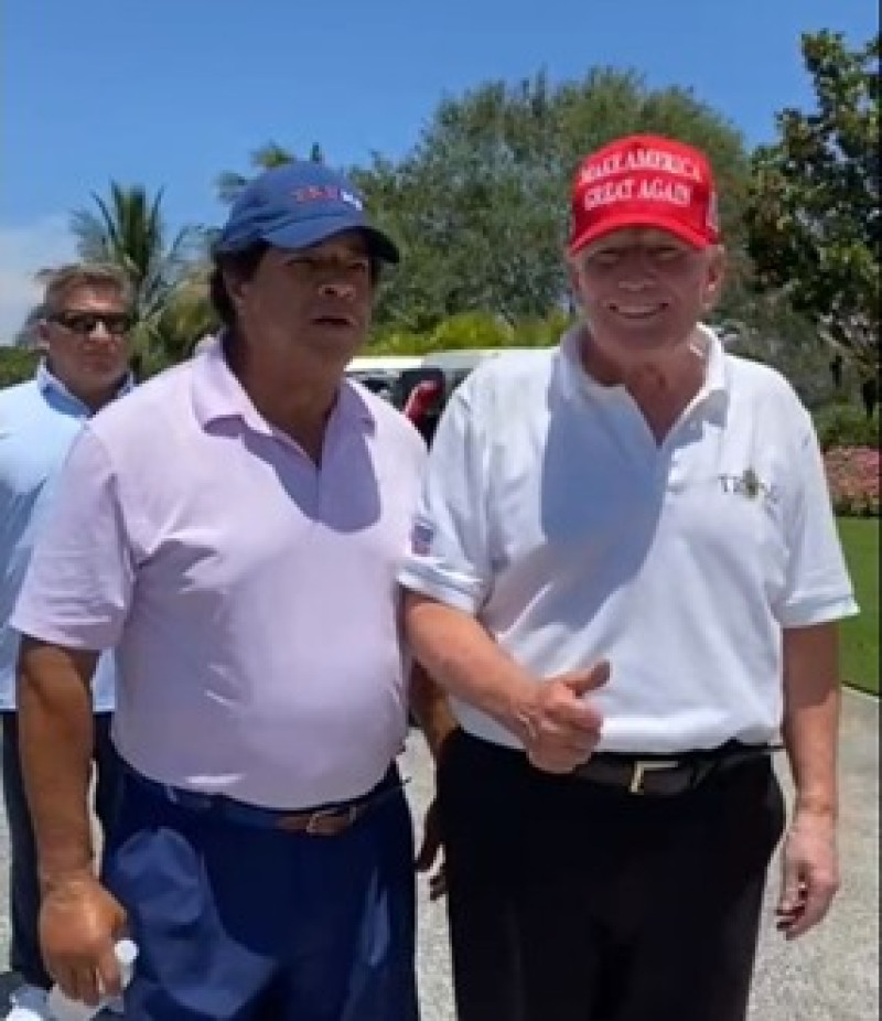 Expresidente Donald Trump, junto al empresario Frank Jorge Elías.
