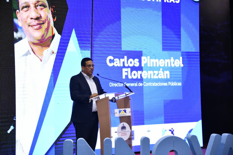 El doctor Carlos Pimentel, director de la Dirección General de Contrataciones Públicas.
