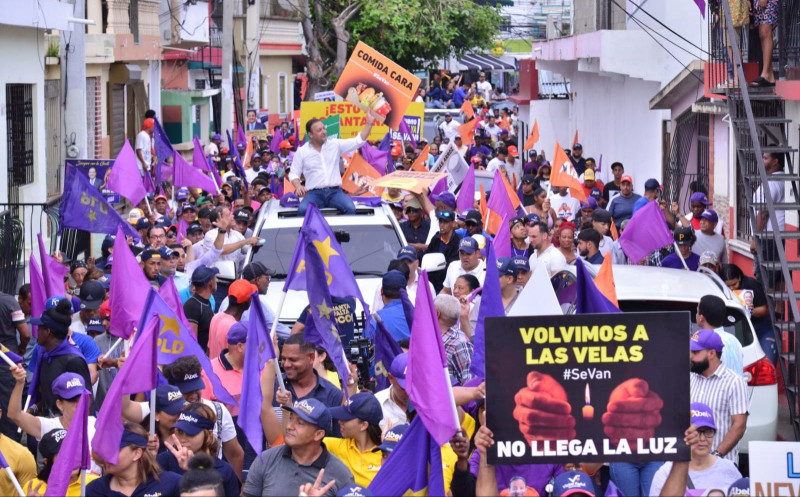 Marcha encabezada por Abel Martínez en Santiago