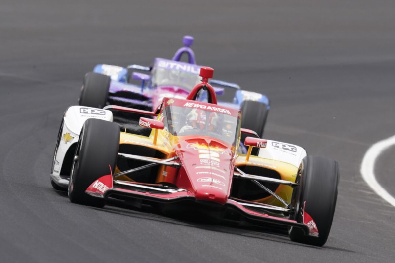 Josef Newgarden durante las 500 Millas de Indianápolis, el domingo.