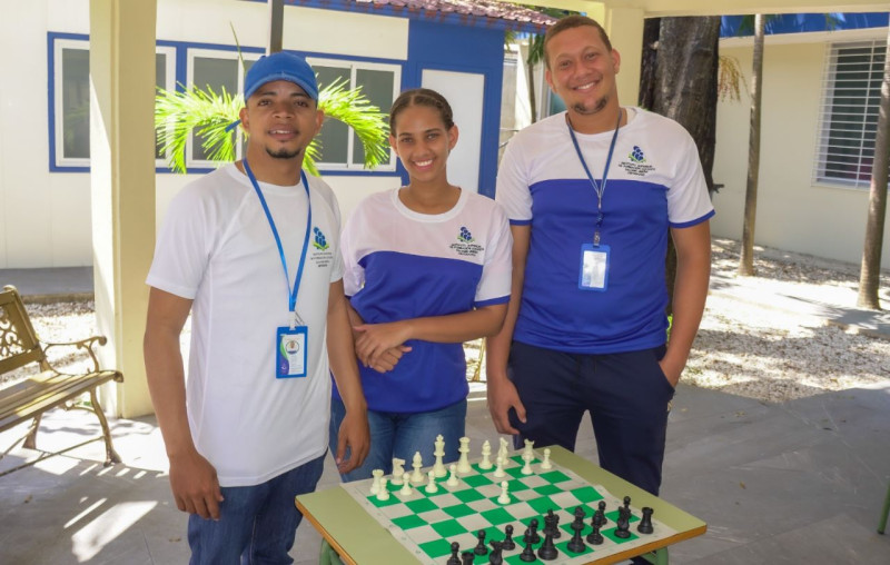 Yeudy Mieses, Altagracia Pachano y Jordin Céspedes representantes de ISFODOSU.