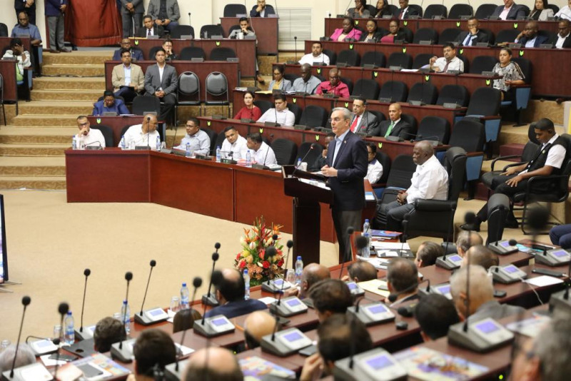 El presidente Luis Abinader habló en una reunión centrada en mejorar las relaciones bilaterales con Guyana, donde participaron delegaciones de ambos países.