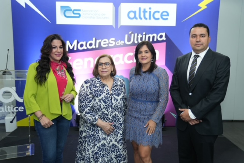 Virginia Pérez, Mirna Pimentel, Liza Arzeno y Antonio Ríos.