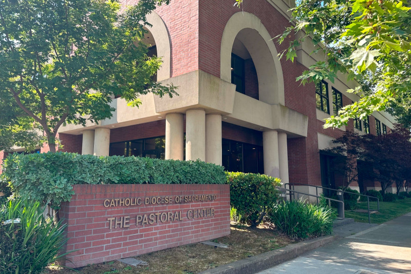En esta imagen, vista de las oficinas de la diócesis católica de Sacramento, en Sacramento, California, el 5 de junio de 2023.