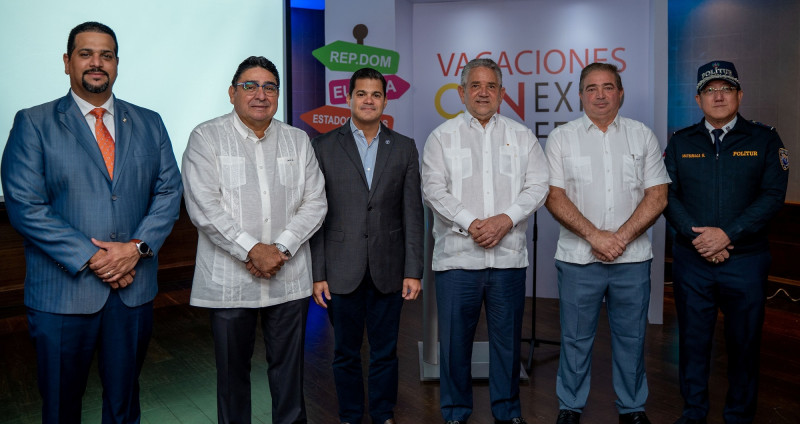 Carlos Jiménez, Miguel Calzada León, David Llibre, Roberto Henríquez, Héctor Porcella
y Minoru Matsunaga