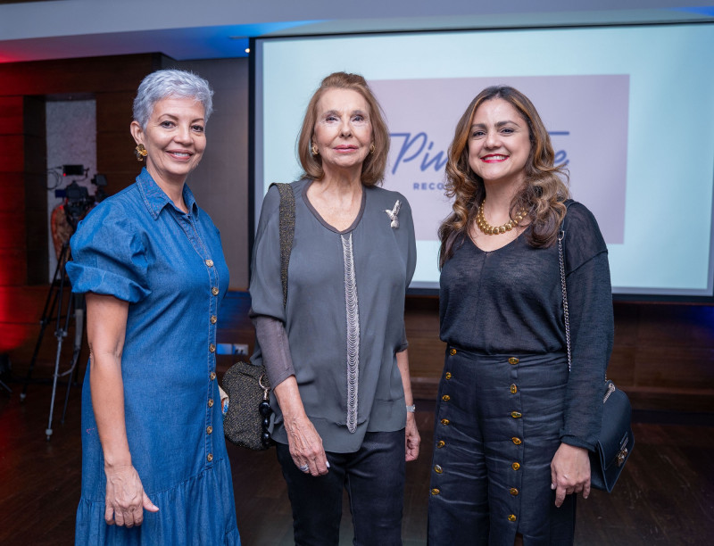 Claudia Sandoval, Mariela Vicini y Raquel Fiallo.