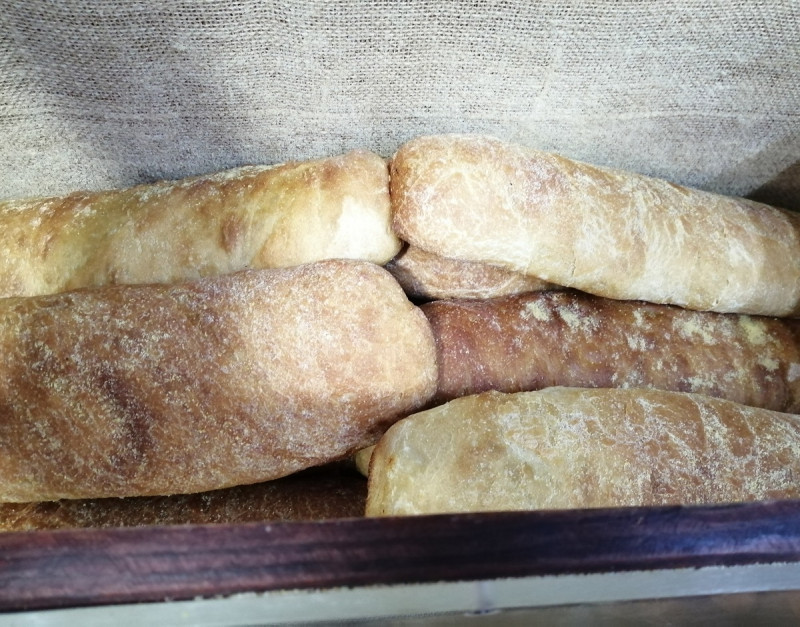 Hogazas de pan hecho en Boca Chica.