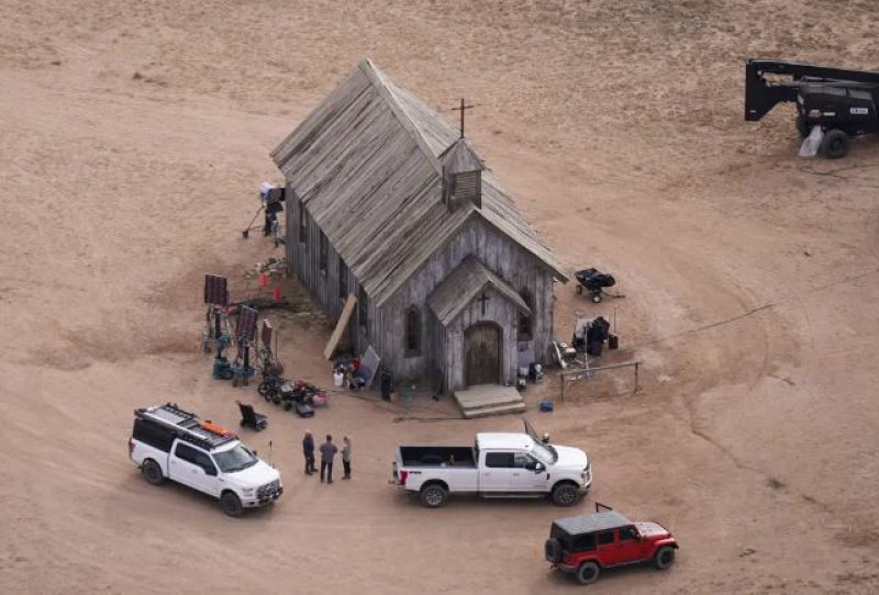 Esta foto aérea muestra el set de filmación de "Rust" en Bonanza Creek Ranch, el 23 de octubre de 2021, en Santa Fe,