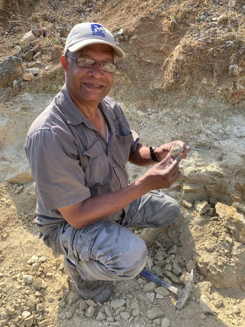 Juan Almonte, paleontólogo del Museo Nacional de Historia Natural