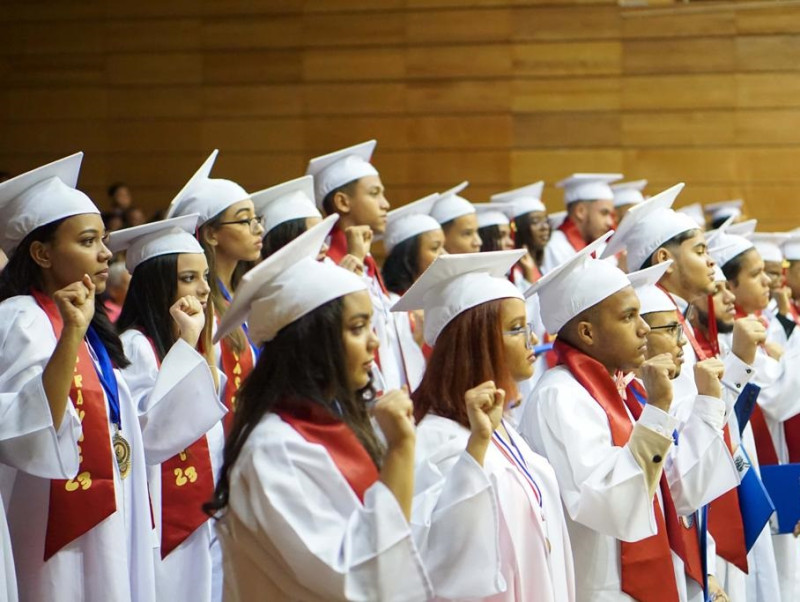 Colegio Adventista Metropolitano celebra graduación