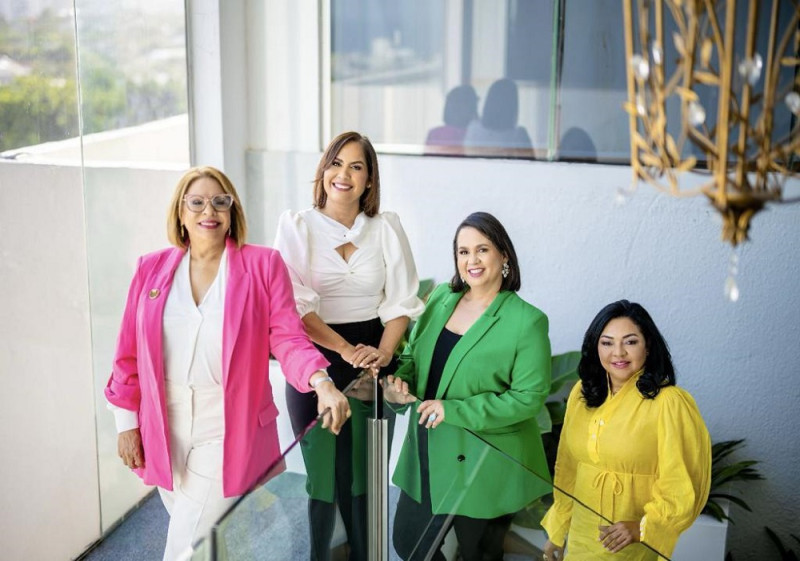 Luisa María de Aquino, Alexandra Tabar, Leandra Cordero y Elizabeth González