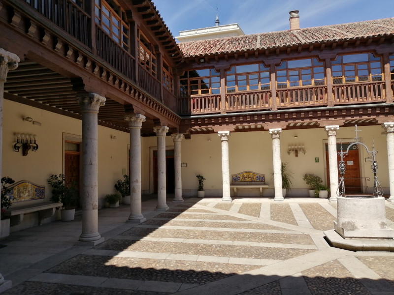 Patio del Palacio de Pimentel.