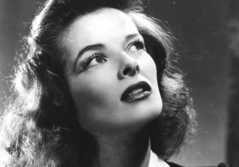 La actriz de pantalla Katharine Hepburn aparece en la película de 1940 "The Philadelphia Story".
