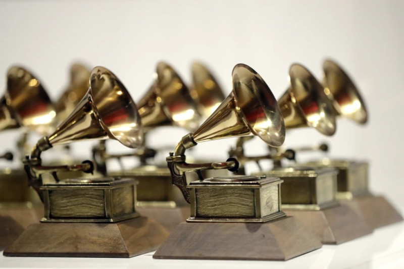 Estatuillas de los Grammy.