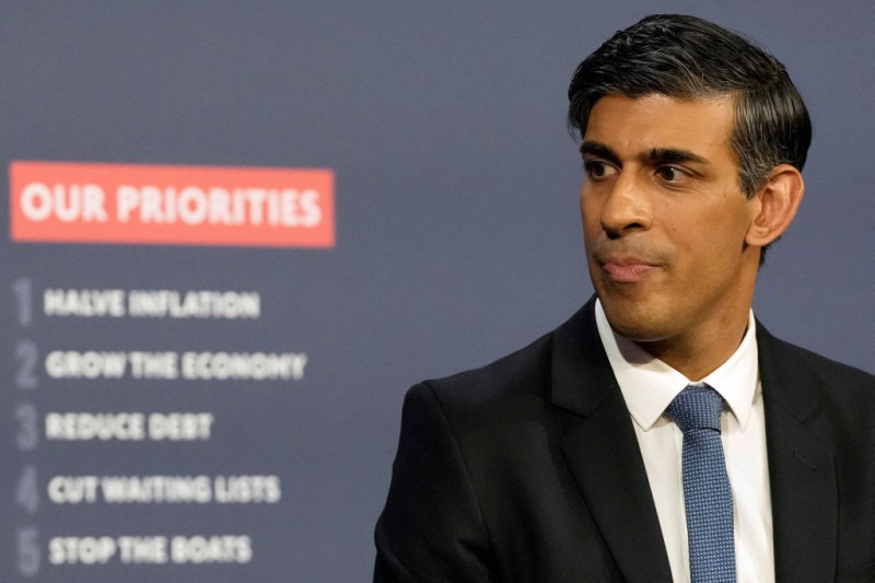 El primer ministro de Gran Bretaña, Rishi Sunak, realiza una conferencia de prensa en el número 9 de Downing Street sobre el Servicio Nacional de Salud (NHS) británico en Londres el 30 de junio de 2023.