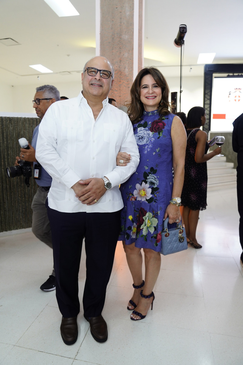 Héctor José Rizek y Bethania de Rizek.