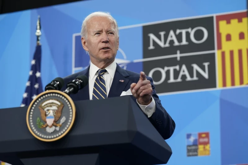 El presidente Joe Biden habla durante una conferencia de prensa en el último día de la cumbre de la OTAN en Madrid, el jueves 30 de junio de 2022.