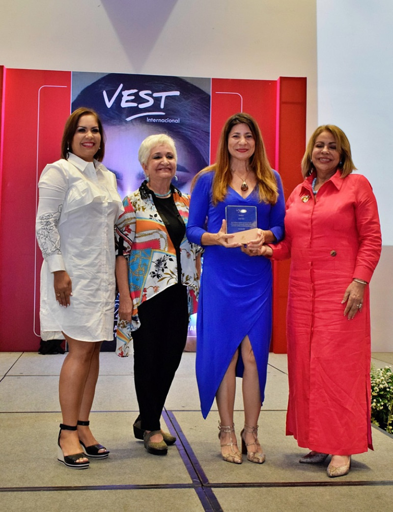 Alexandra Tabar, Margarita Mendoza, Luisa Feliz y Luisa de Aquino