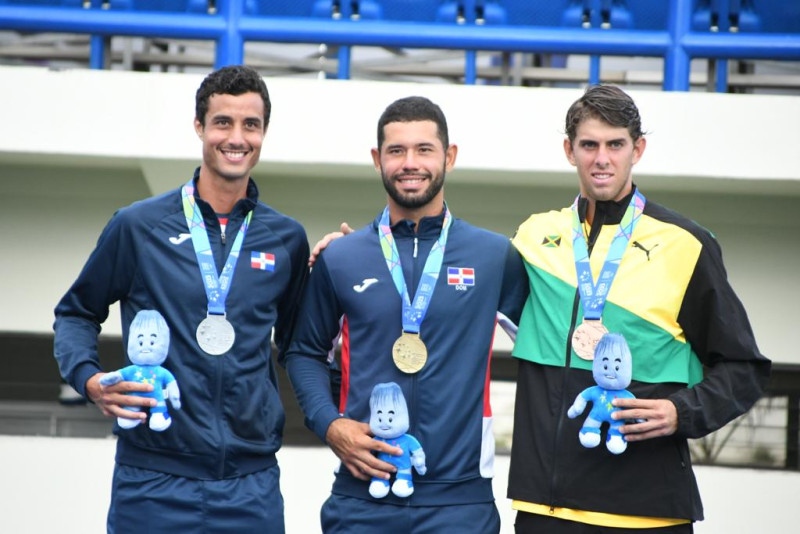 Nick Hardt, Roberto Cid y Blaise Bicknell formaron el podio en el tenis masculino de los Juegos Centroamericanos y del Caribe.
