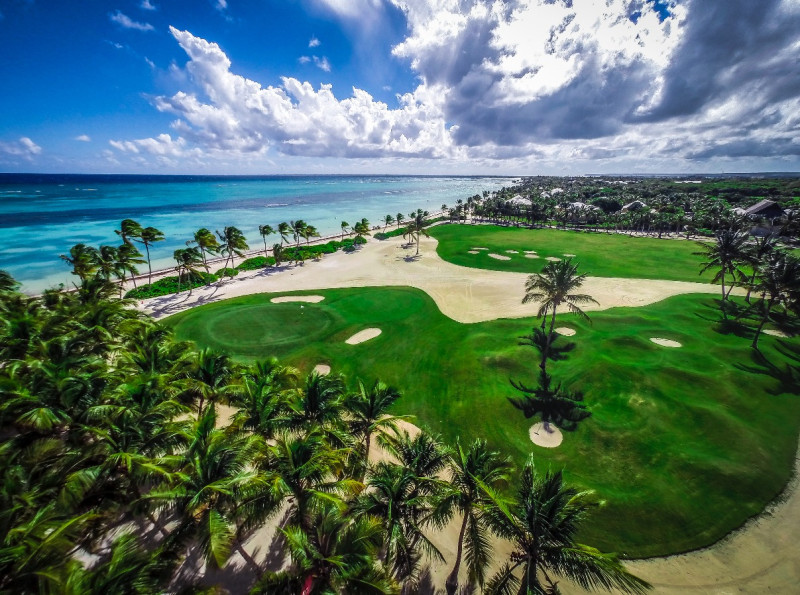 El fantástico hoyo 7 de La Cana (Tortuga), campo sede del 1er. Torneo Fiebre de Golf Open que será celebrado el 19 de agosto jugando 27 hoyos, 9 en Best Ball, 9 en Golpes Alternados, y 9 en Scramble.