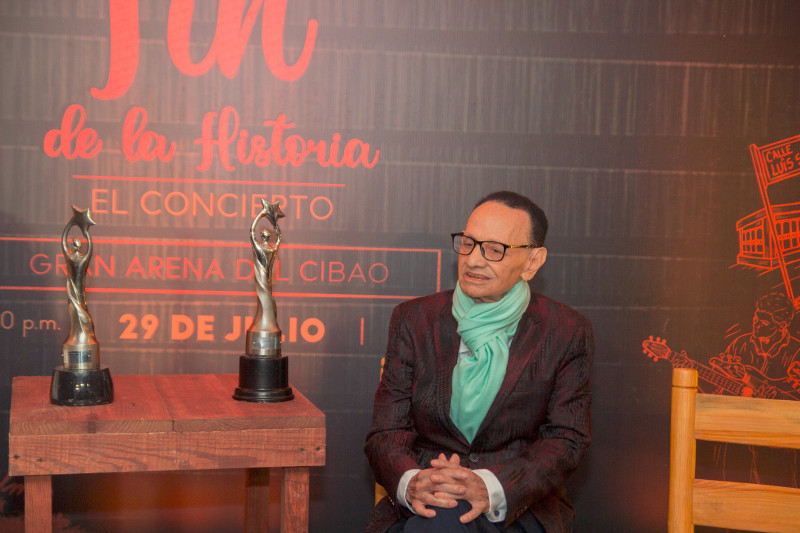 Luis Segura durante el encuentro de prensa en Santiago.