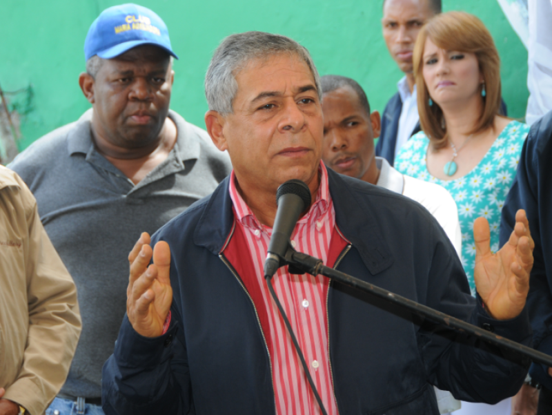 Roberto Salcedo en una actividad mientras era alcalde de la capital dominicana. Salcedo ocupó la posición de 2002 a 2016, en tres periodos.