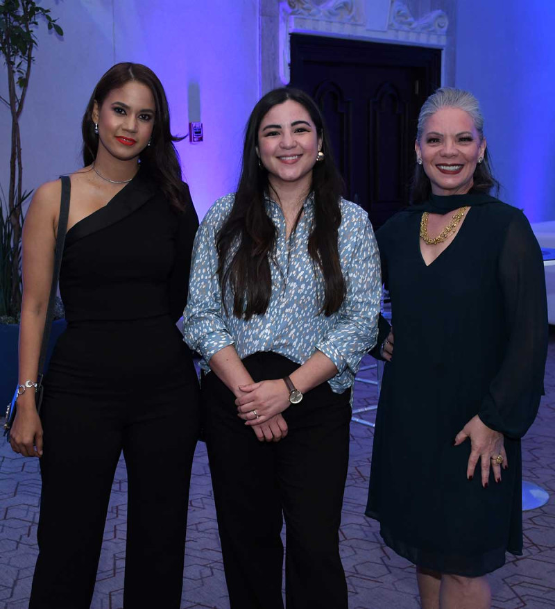 Sanya González, Michelle Benavides y Cesarina Benavides