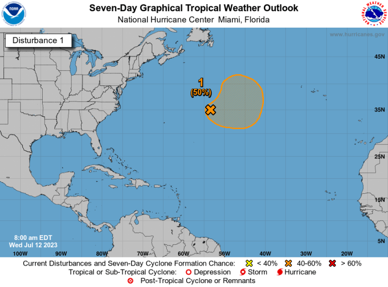 Las condiciones son marginalmente propicias para la formación de una depresión o tormenta subtropical o tropical a finales de esta semana sobre el Océano Atlántico central. Las posibilidades de desarrollo disminuyen durante el fin de semana una vez que el sistema alcance aguas más frías.