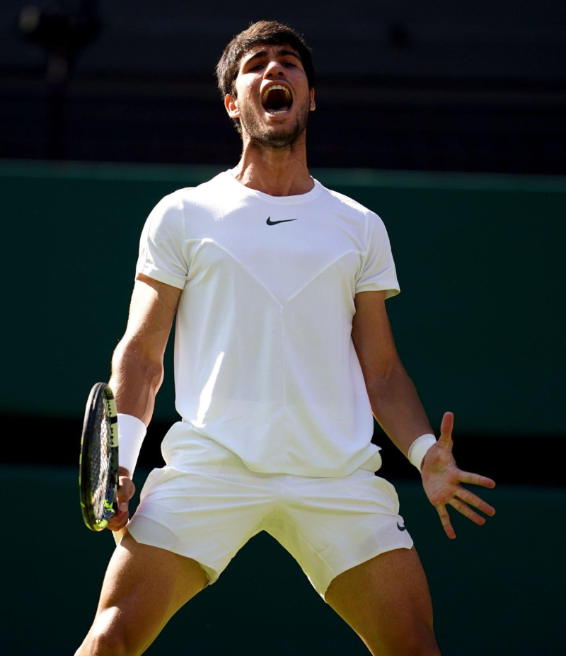 Carlos Alcaraz está a un paso de avanzar a la final de Wimbledon.
