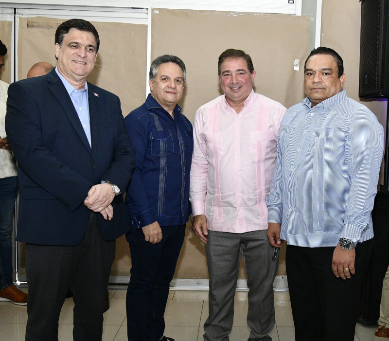 Claudio Fernández, René Rodriguez, Hector Porchella y José Ruben Gonell Cosme.