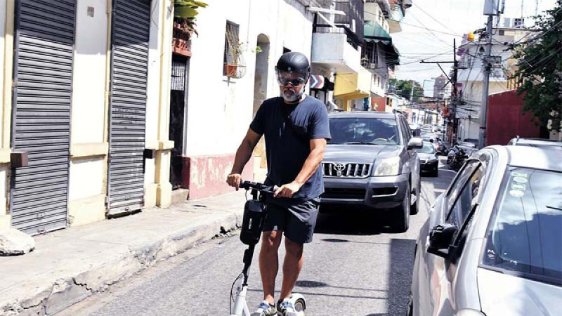 En las calles del Gran Santo Domingo se nota un aumento de jóvenes que usan este tipo de transporte.