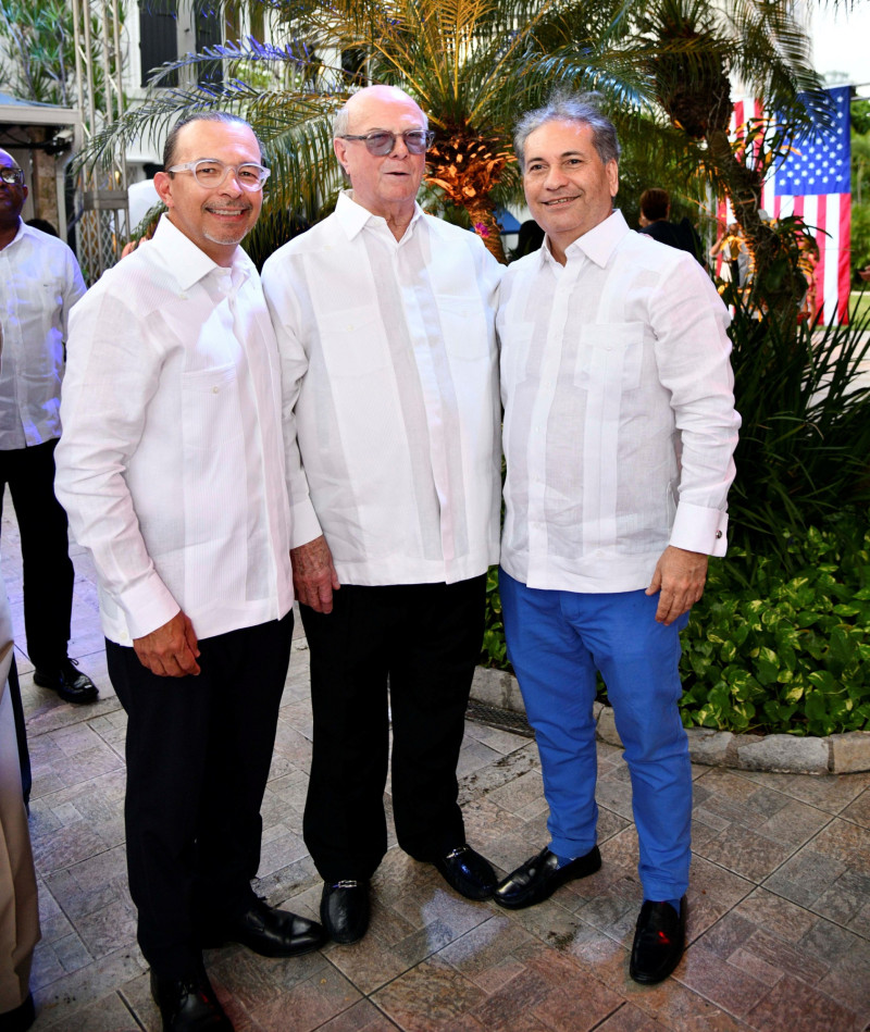 Luis Álvarez, Hipólito Mejía y Jochy Pérez.